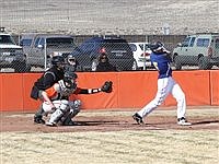 Buckaroos rally in seventh to take series from Vaqueros