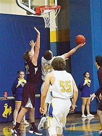 Buckaroos take down Spartans, lose to Indians