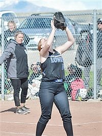 Lady Bucks rally falls short in loss to Greenwave
