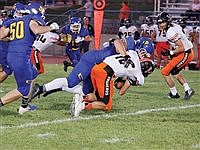 Lowry holds on to beat Fernley, improve to 4-0