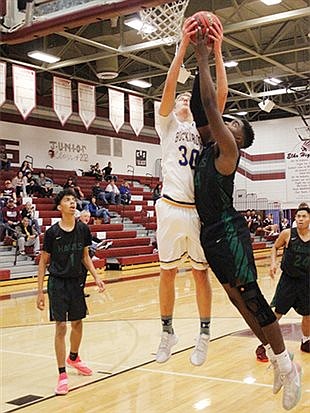 Lowry picks up one win at Elko tournament