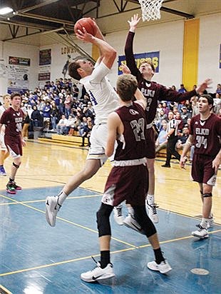 Lowry boys basketball team splits with Elko, Spring Creek
