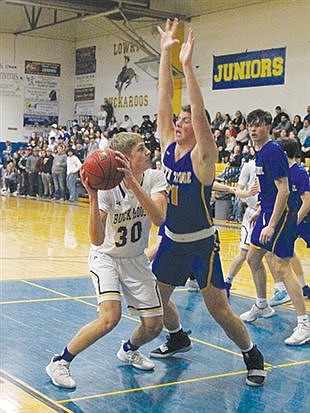 Lowry clinches No. 3 seed with two wins