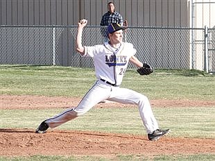 Lowry baseball team win series finale against Churchill County