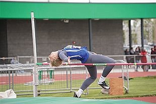 Lowry’s Gilliland wins pole vault at Northern 3A Regional Championships