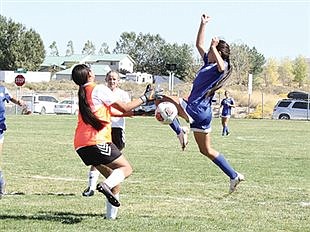 Lady Bucks split matches with Dust Devils, Vaqueros