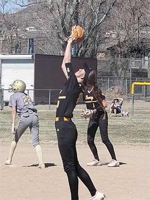 Lady Bucks blank Colts, Railroaders