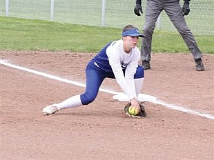 Lowry sweeps Dayton to end regular season, earns No. 4 seed in tournament