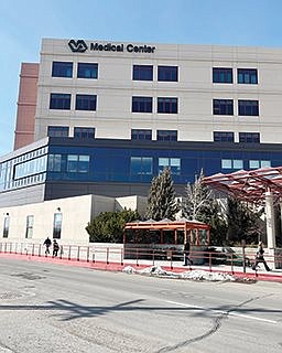 Senators urge newVA hospital funding