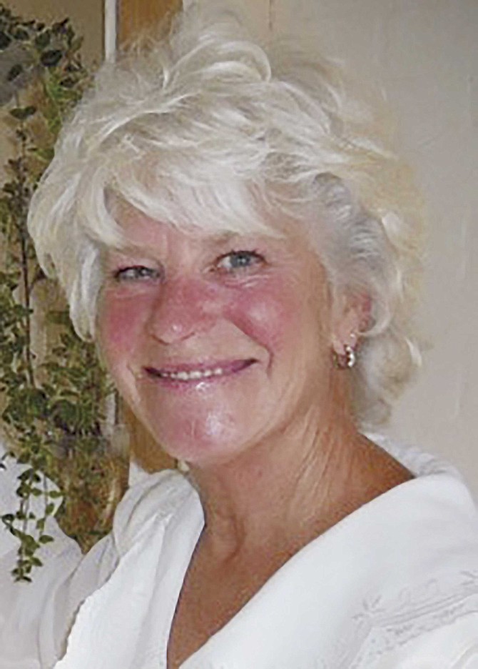 Obituary: Linda Anne McDowell (Saurer)