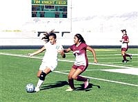 Lady Longhorns split final matches of the season