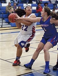 Lady Bulldogs rally to beat Mustangs