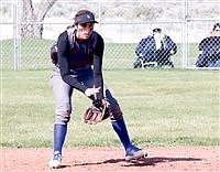 Lowry softball team sweeps South Tahoe, extends win streak to 16