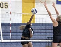 Lady Bucks collect two wins at High Sierra Volleyball Invitational