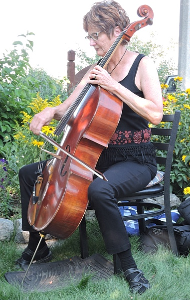 Cellist Priscilla Hawkins will lead a Workshop for Cellists at Carson High School on Tuesday, Sept. 21.