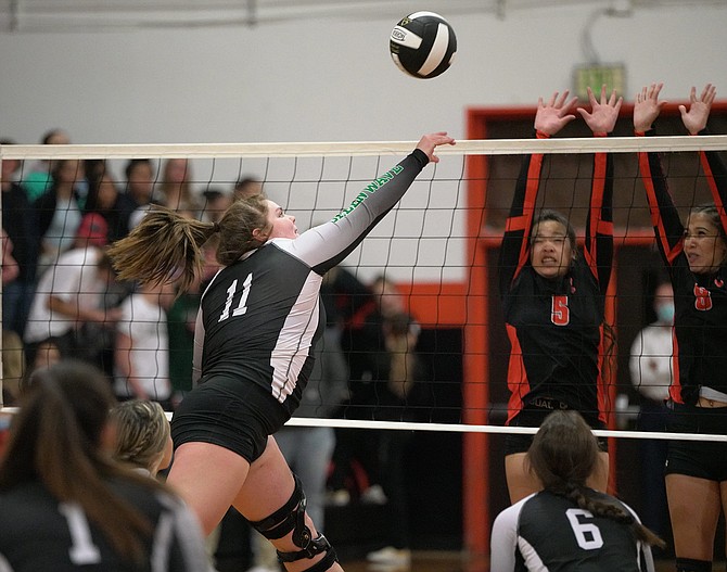 Fallon’s Maddie Stephens attacks the net against Fernley in a five-game loss to the Vaqueroes last week.