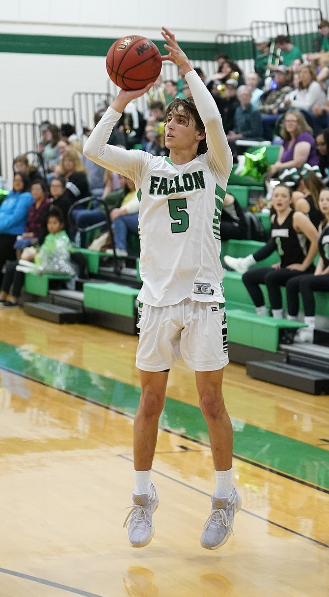 Fallon’s Brady Alves and his teammates will face the 3A West’s top team in the regional tournament quarterfinals on Thursday.