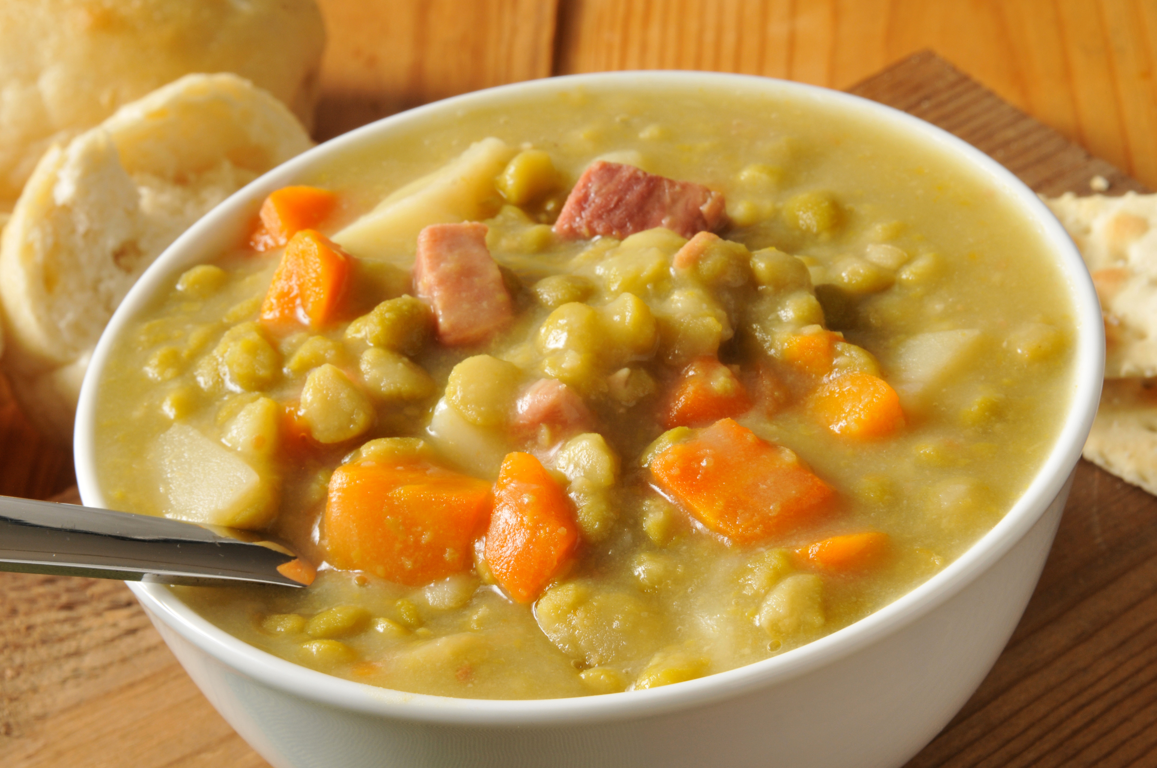 Можно в год гороховый суп. Гороховый суп разварился горох. Гороховый суп разваристый. Горох для горохового супа. Гороховый суп с разваренным горохом.