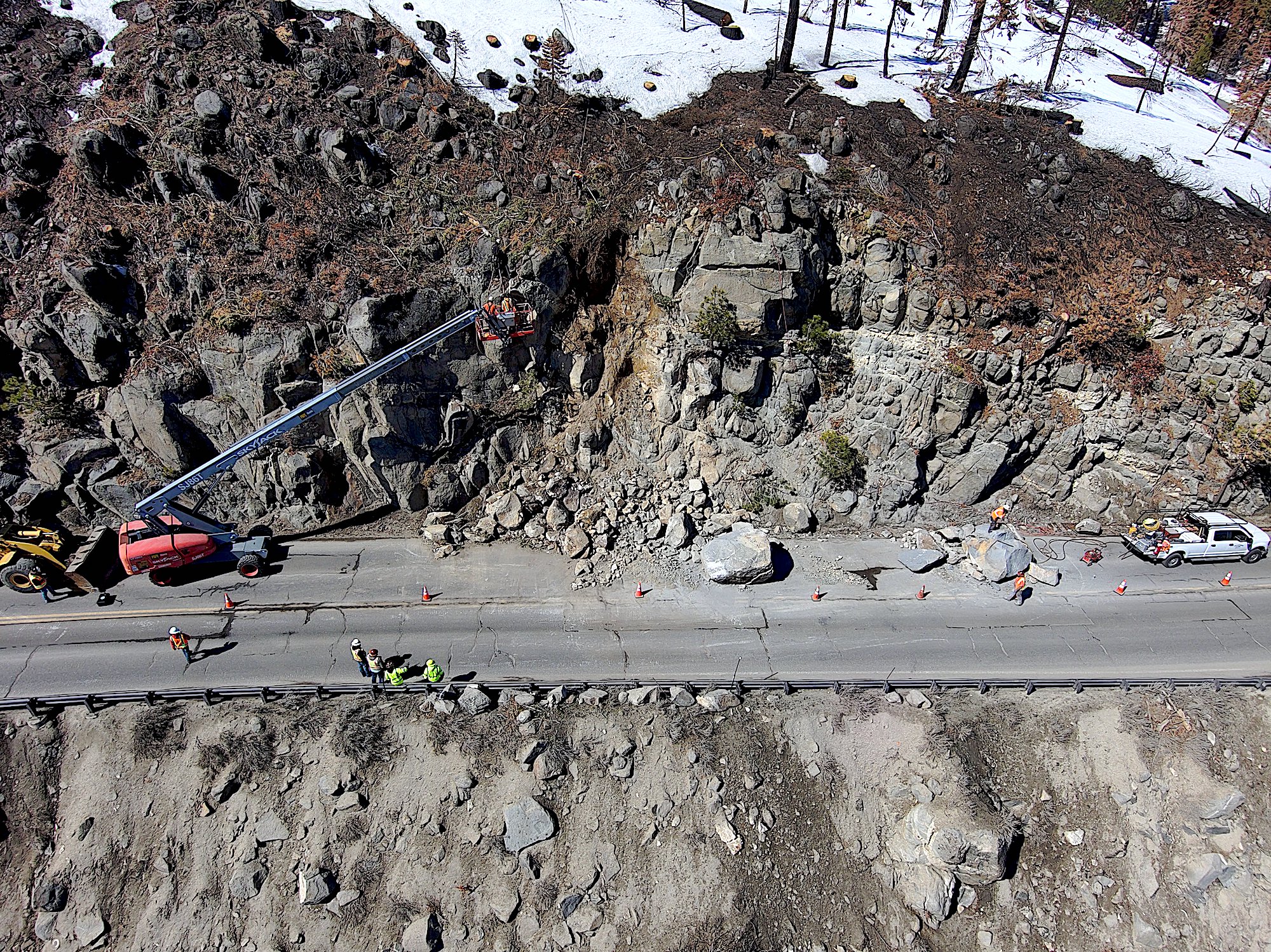 Work to reduce rockfalls expected on Echo Summit next week Serving