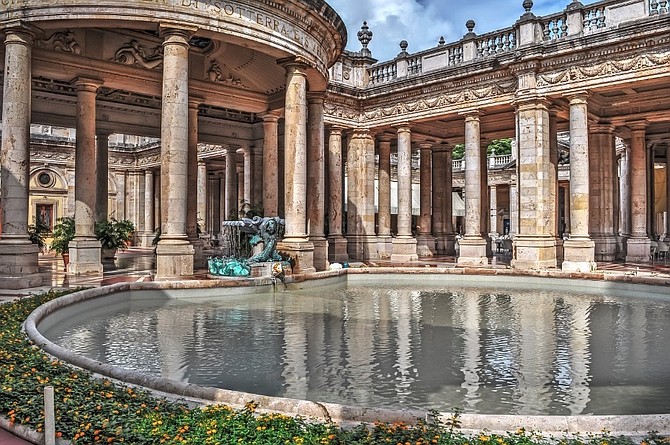 Located in the hills of Tuscany, Montecatini Terme is known for its ancient healing thermal waters. Seven nights will be spent in this charming town on the Tuscany tour allowing for easy travel to many major tourism sites.