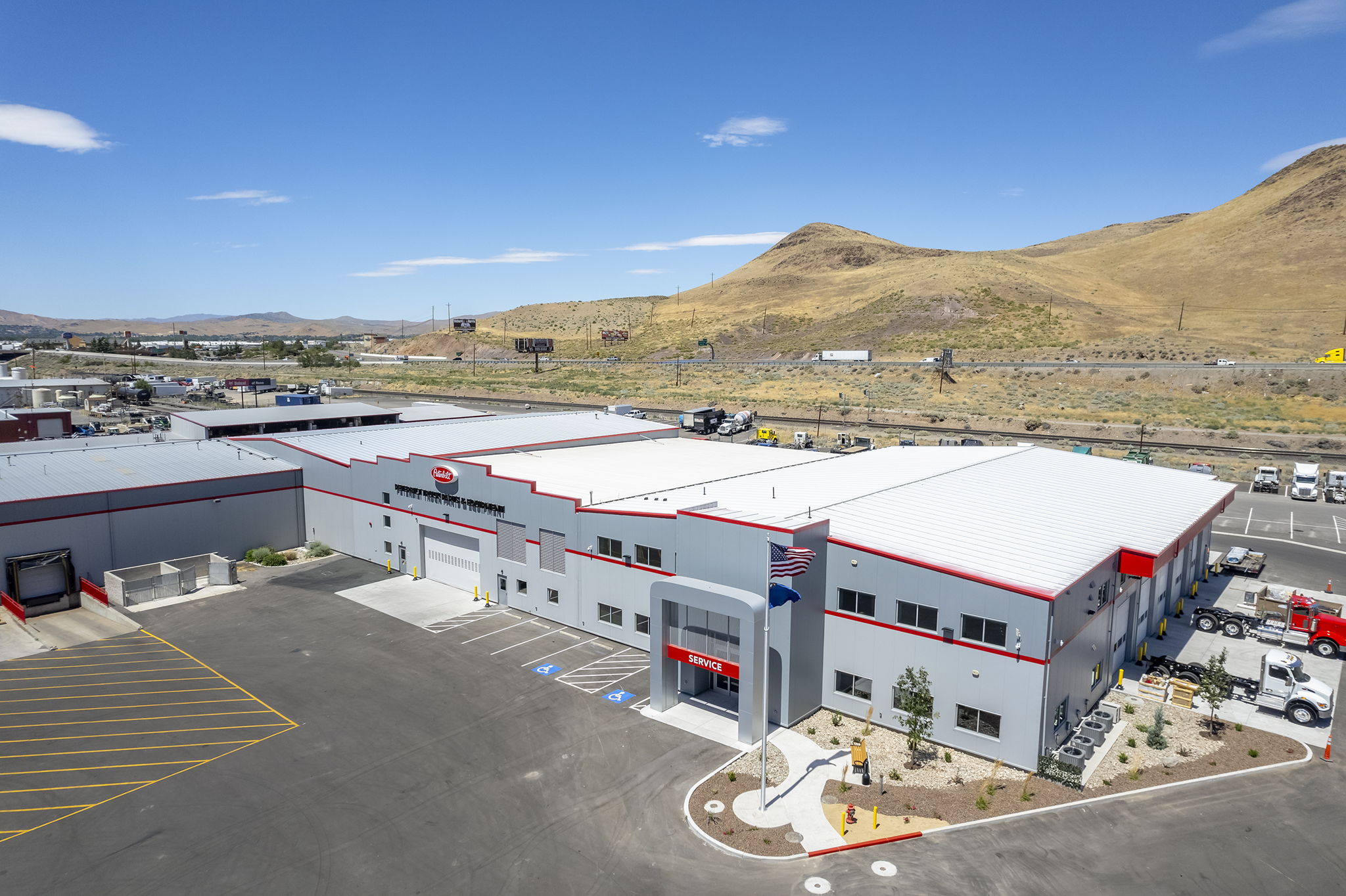Peterbilt Truck Parts & Equipment expands service facility Serving