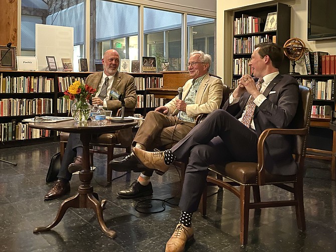 The Seattle Athenaeum welcomed District 7 City Councilmember Andrew Lewis and challenger Bob Kettle for a conversation hosted by their founder, David Brewster, last Friday.