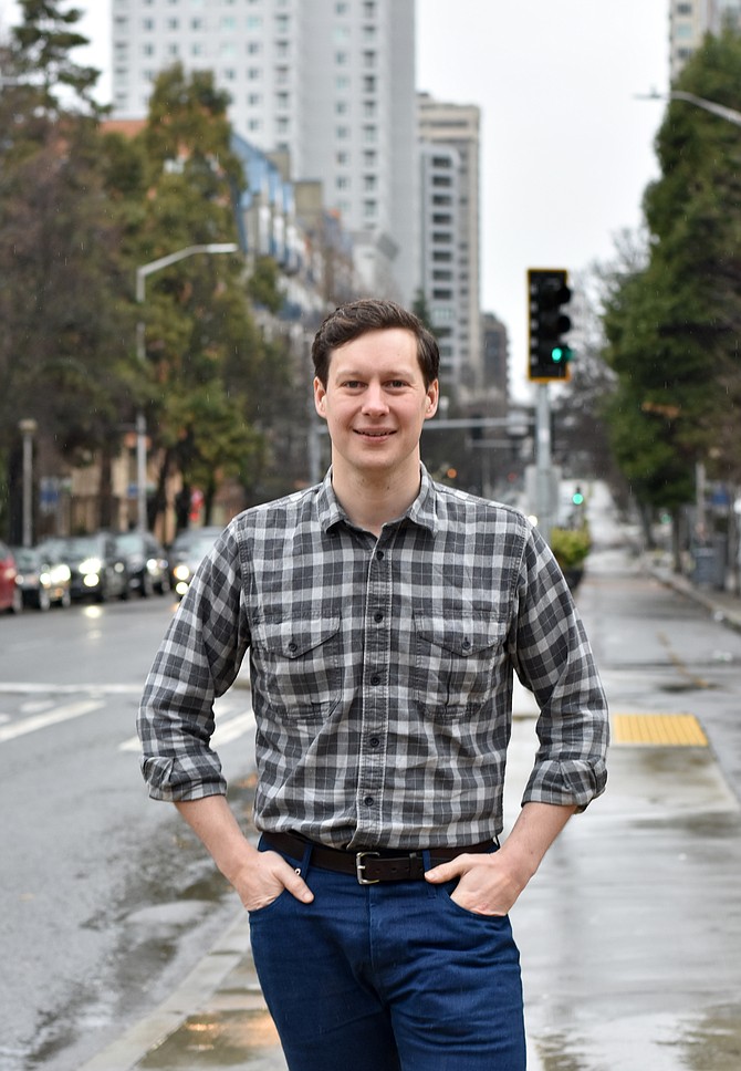 认识安德鲁·刘易斯：西雅图第七区现任市议会候选人
