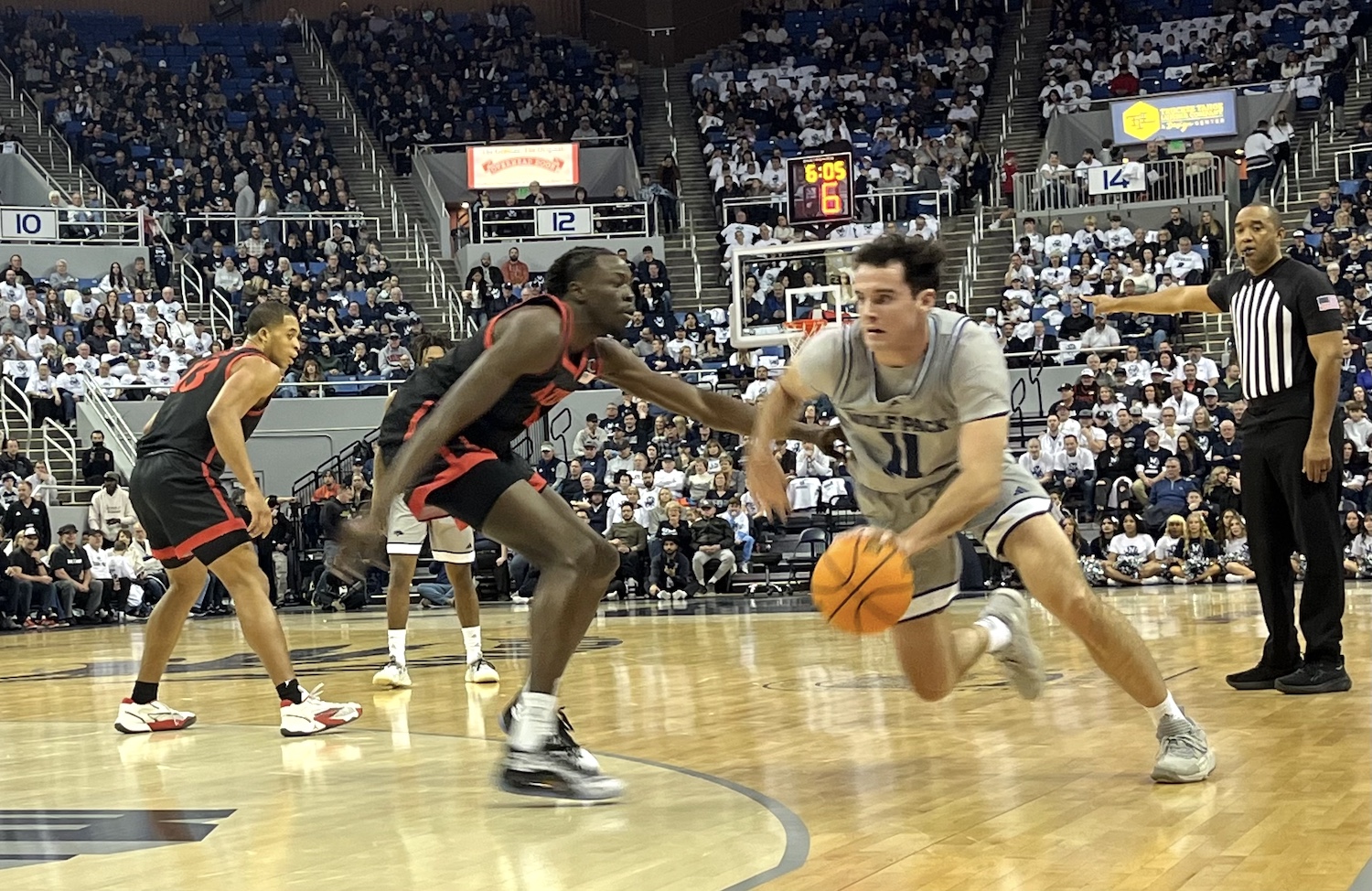 Grades: Inconsistent Pack wins street fight against Aztecs - Vimarsana News