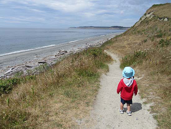 The shoreline at this park gives a great view while hiking.