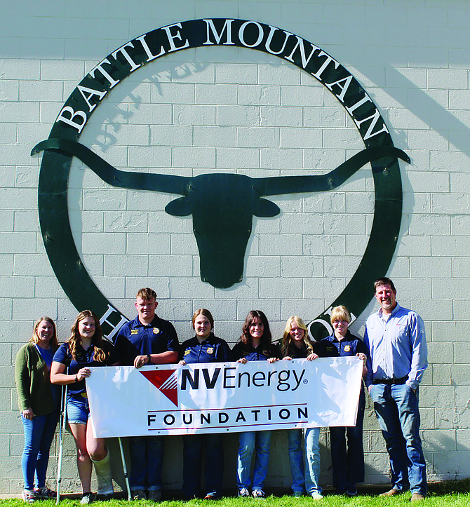 NV Energy Director of Operations, Northeast District Tony Gildone recognizes the wildfire preparedness work of the prize-winning Battle Mountain FFA team.