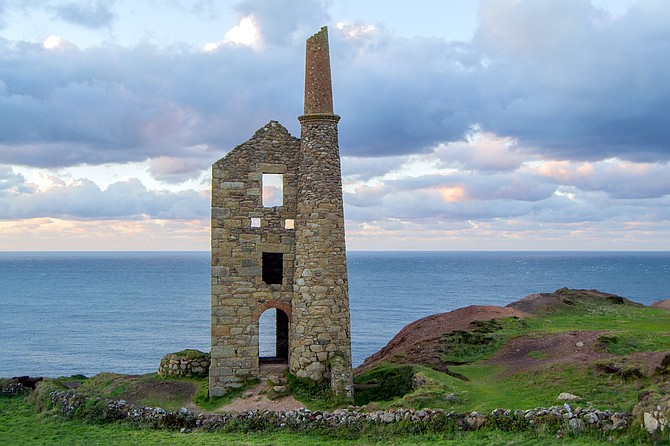 Poldark fans will recognize Wheal Owles tin mine, today still a famous landmark along the Cornish coast in Cornwall that will be visited on the Collette Vacations English Countryside Tour.