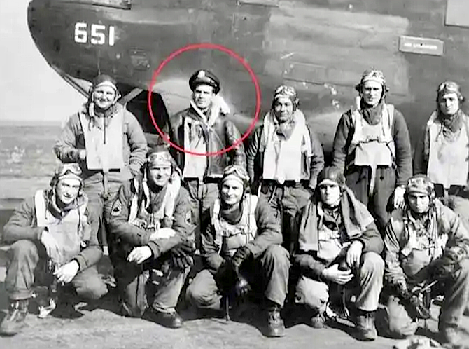 A photo of the U.S. Army Air Forces B-24H Liberator crew that was shot down over Germany in 1944. Second Lt. Robert McKee is in the back row, second from left.
