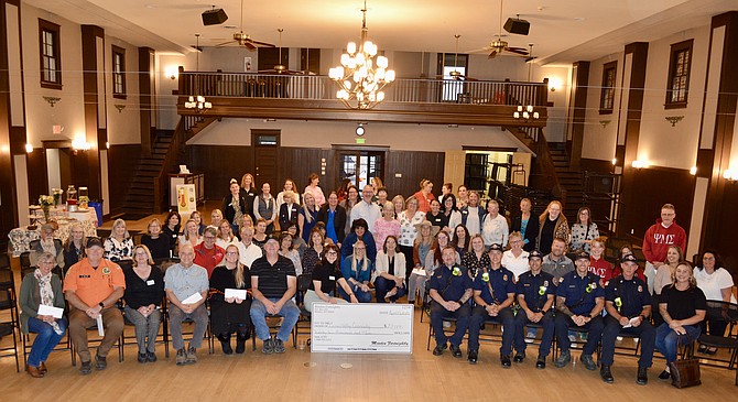Members of Minden Fortnightly and members of the many organizations to which received donations.