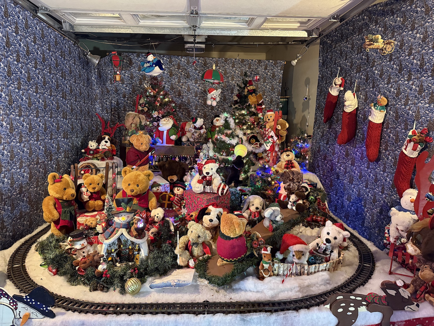 Santa stops by Nisja Bear House | Serving Minden-Gardnerville and