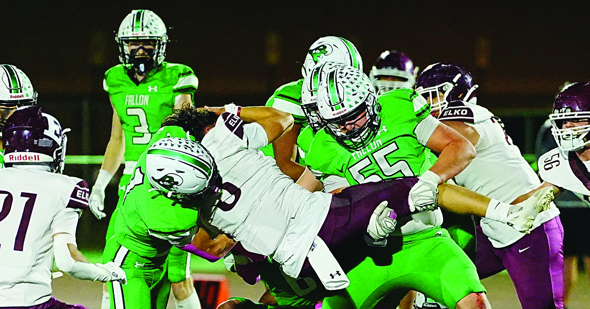 Greenwave rolls over Elko on Senior Night