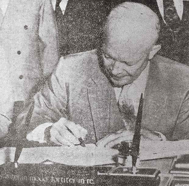 Opening the door to private development of nuclear power, President Eisenhower signs into law the fiercely debated Atomic Energy Act at a White House ceremony.