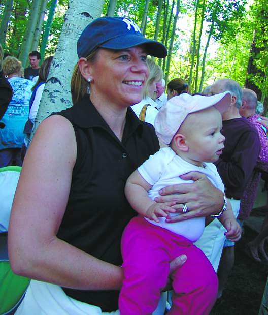 Annika Sorenstam and her daughter, Ava McGee, in 2010. Sorenstam is the betting favorite to win next week&#039;s American Century Championship at Edgeewood.