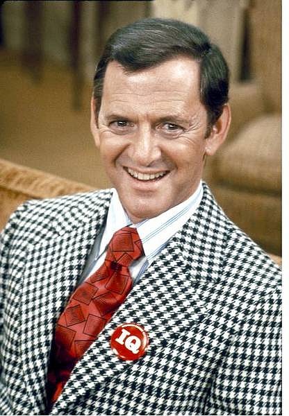 **FILE**Tony Randall, shown in character in  1972, in the ABC television comedy series &quot;The Odd Couple.&quot; Randall, the comic actor best known for playing fastidious Felix Unger on &quot;The Odd Couple,&#039;&#039;  died Monday night, May 17, 2004 in New York. He was 84.(AP Photo/ABC Photo Archive)