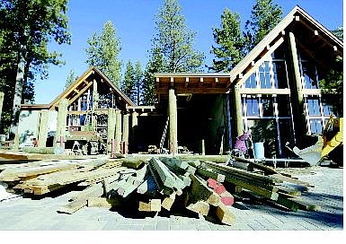 Finishes touches are added to the interpretive center at Sand Harbor on Lake Tahoe&#039;s northeast shore.       Brian D. Schultz Appeal News Service