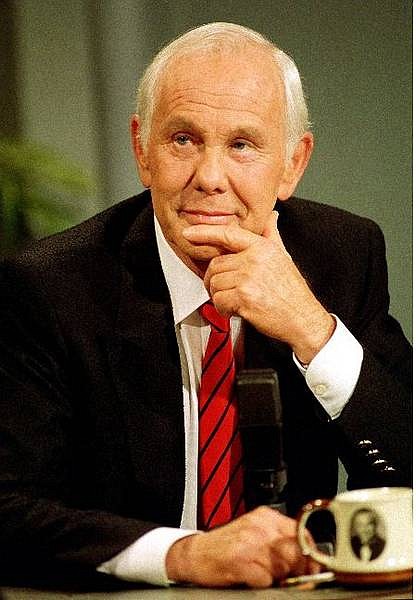 Johnny Carson, 30-year king of late night TV, dead at 79