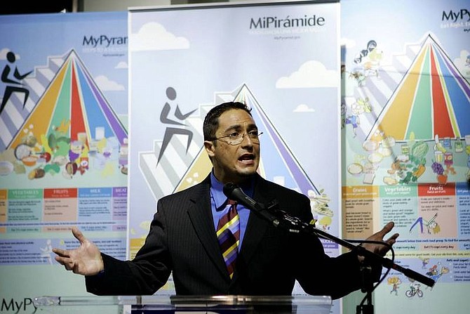 J. Pat Carter/Associated Press Roberto Salazar, administrator of the Food and Nutrition Service of the U.S. Department of Agriculture, announces Wednesday in Miami that his department has launched the Spanish-language version of the MyPyramid.gov., an online guide designed to help Americans live healthier.