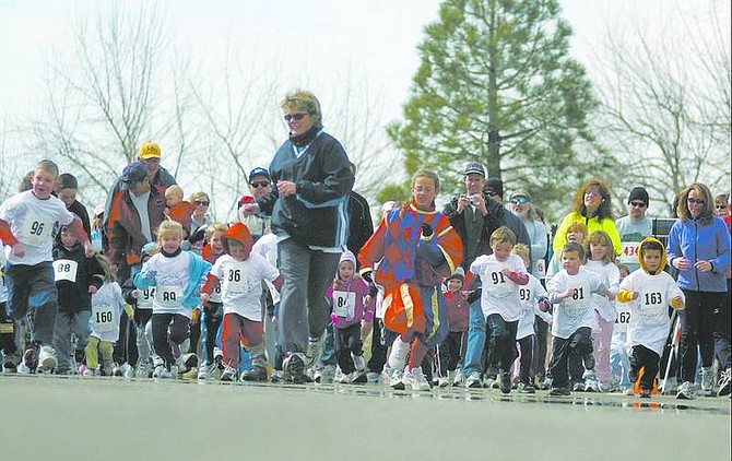 BRAD HORN/Nevada Appeal The kids including the jester, Sydney Knorzer, 10, of Carson City, begin the children&#039;s run at the ninth annual Jester Jog at the Pi&#241;on Plaza Casino on Saturday morning.
