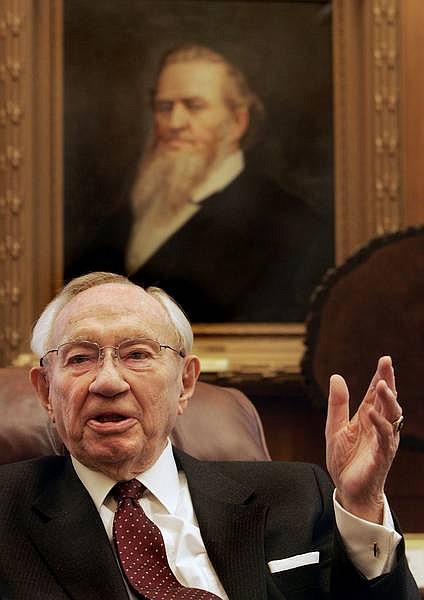 Associated Press File photo In this Nov. 23, 2005, picture, Gordon B. Hinckley, president of the Mormon church, speaks during an interview in Salt Lake City. Hinckley, the longest-serving president of the Mormon church, died Sunday, a church spokesman said.