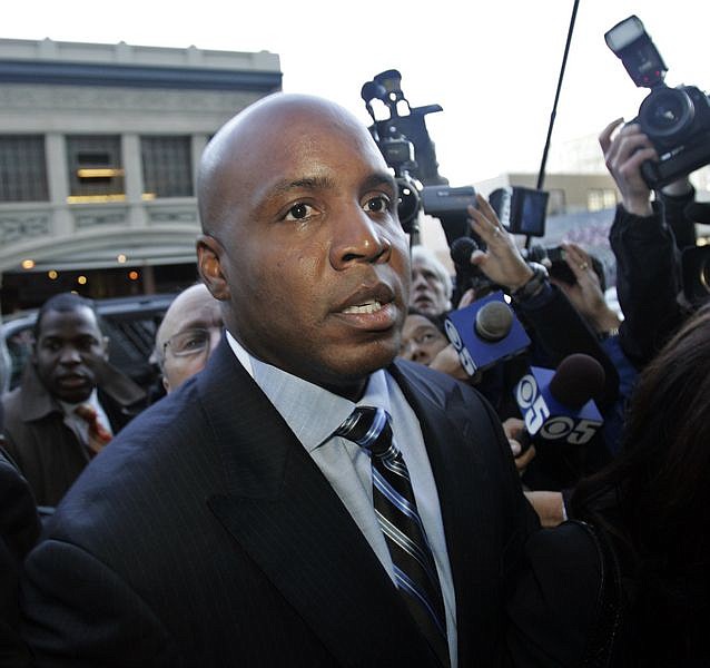 ** File ** Barry Bonds arrives at the San Francisco Federal Building in San Francisco, in this  Dec. 7, 2007 file photo.  Bonds&#039; lawyers are scheduled to ask U.S. District Court Judge Susan Illston on Friday, Feb. 29, 2008  to dismiss a federal indictment charging him with perjury and obstruction of justice for his grand jury testimony, in which he denied knowingly using illegal performance-enhancing drugs.  (AP Photo/Paul Sakuma)