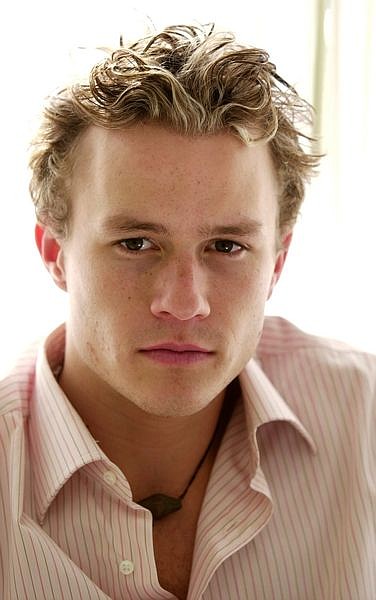 ** FILE ** Australian actor Heath Ledger poses at the Four Seasons Hotel in Beverly Hills, Calif., in this March 31, 2001 file photo. Ledger was found dead Tuesday, Jan. 22, 2008 at a downtown Manhattan residence, police said. He was 28. (AP Photo/Michael Caulfield)