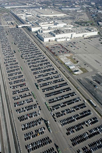 ** FILE **  In this Nov. 21, 2005 file photo, sport utility vehicles in a staging lot at the General Motors Moraine Assembly Plant in Moraine, Ohio, are shown. General Motors Corp. said on Tuesday, June 3, 2008,  it plans to end production at its sport utility plant in the Dayton suburb of Moraine by 2010.  (AP Photo/Dayton Daily News, Ty Greenlees, File)