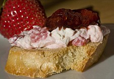 **ADVANCE FOR FRIDAY JUNE 12** **FOR USE WITH AP LIFESTYLES** This photo taken May 10, 2009 shows Pepper-Strawberry Cream Cheese.  Pepper-Strawberry Cream Cheese,  is a starter worthy of any gathering you are having this summer, has fresh strawberries whipped into the spread just before serving. (AP Photo/Larry Crowe)