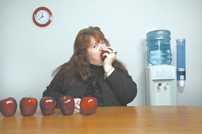 For Martha Souder, the problem isn&#039;t what she eats, but when she eats. Illustrates HEALTH-EXERCISE (category l), by Vicky Hallett and Lenny Bernstein (c) 2010, The Washington Post. Moved Friday, Jan. 8, 2010. (MUST CREDIT: Photo for The Washington Post by D.A. Peterson.)