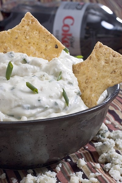 This Jan. 19, 2011 photo shows tangy Gorgonzola and chive dip in Concord, N.H.  A modest amount of blue cheese in this tangy Gorgonzola and chive dip helps make it creamy.    (AP Photo/Larry Crowe)