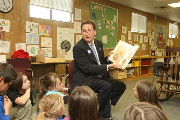 Lt. Gov. Brian Krolicki reads to third grade students at Bordewich-Bray Elementary School on Tuesday morning.